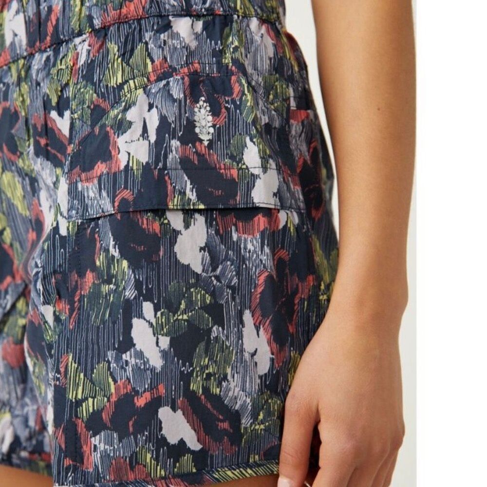 Free People Movement In The Wild Printed Shorts size Small - Picture 10 of 10